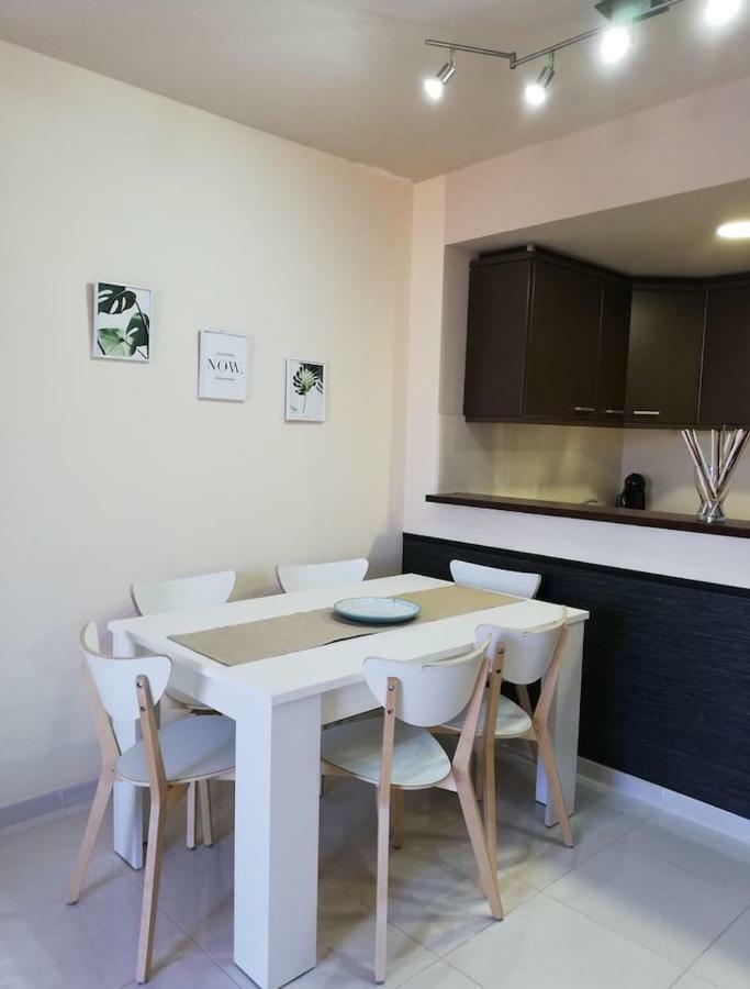 Residencial Delta Garden'S Apartment Sant Jaume d'Enveja Exterior photo